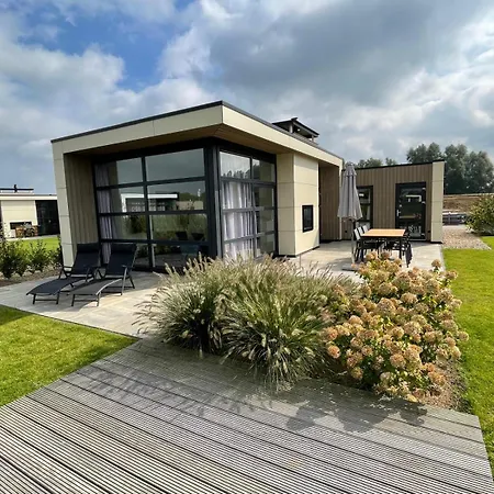 Marina Strandbad Waterlijn Haus Nr 91 度假居 *